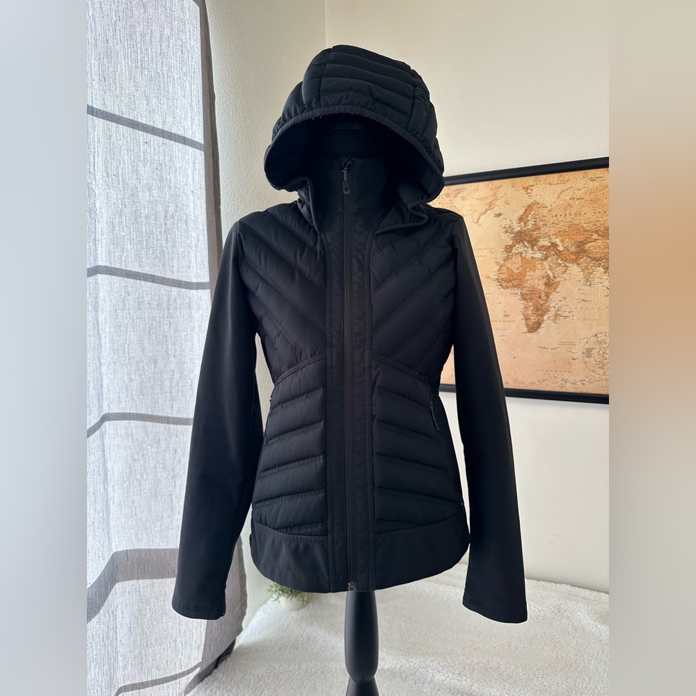 Mountain Hardwear black duck down jacket